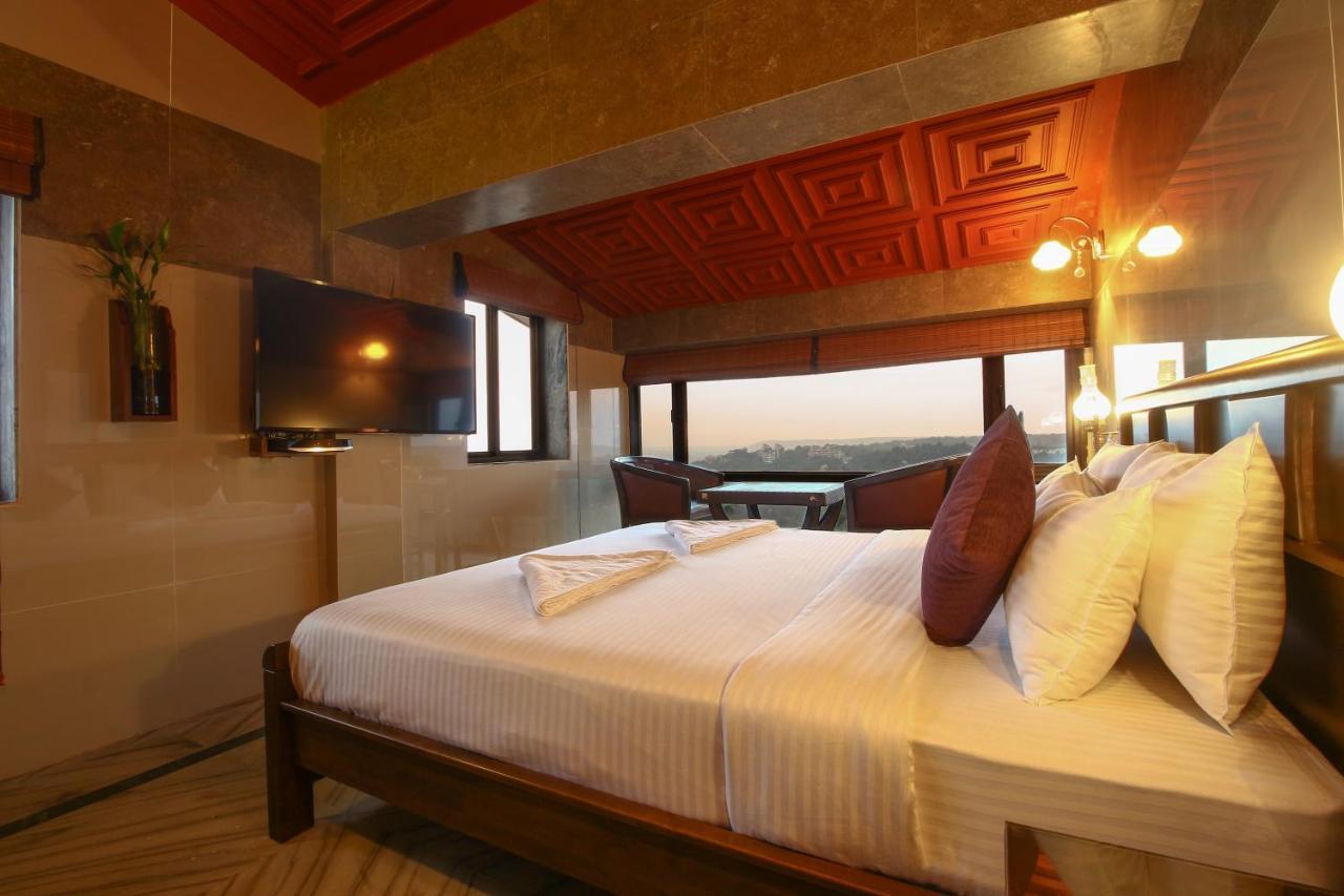 Hill Top Luxury Villa - 3 Bhk || Infinity Pool Mapusa Exterior photo